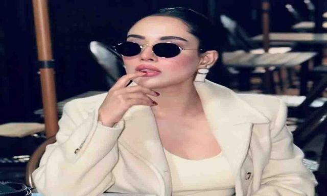 নিউইয়র্কে গ্ল্যামারাস তমা মির্জা