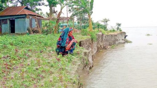 উজানের ঢলে বাড়ছে পানি