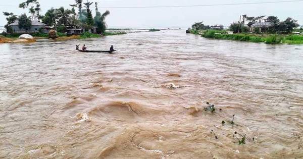 নদীর পানি