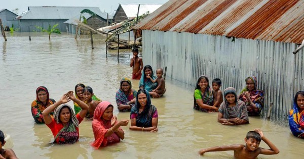 মানুষ ক্ষতিগ্রস্ত